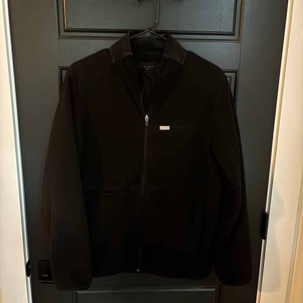 Figs Black on shift fleece jacket